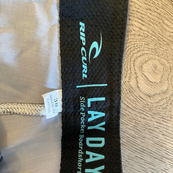 Rip curl men’s board shorts - size 38 - Picture 3 of 3